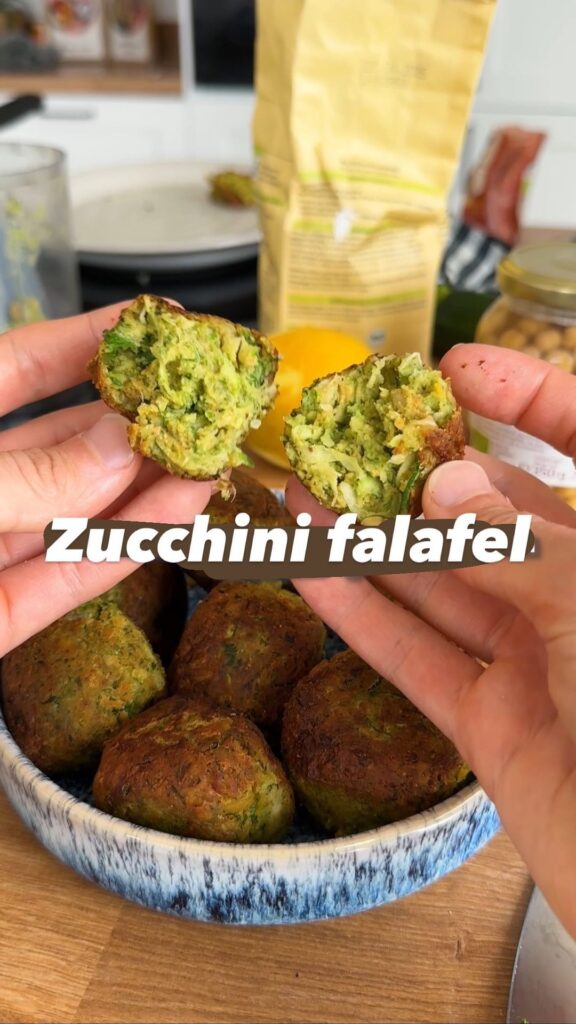 ZUCCHINI FALAFEL  Werbung/Ad

Hinter Bio steckt viel mehr, als man vlt zuerst me...